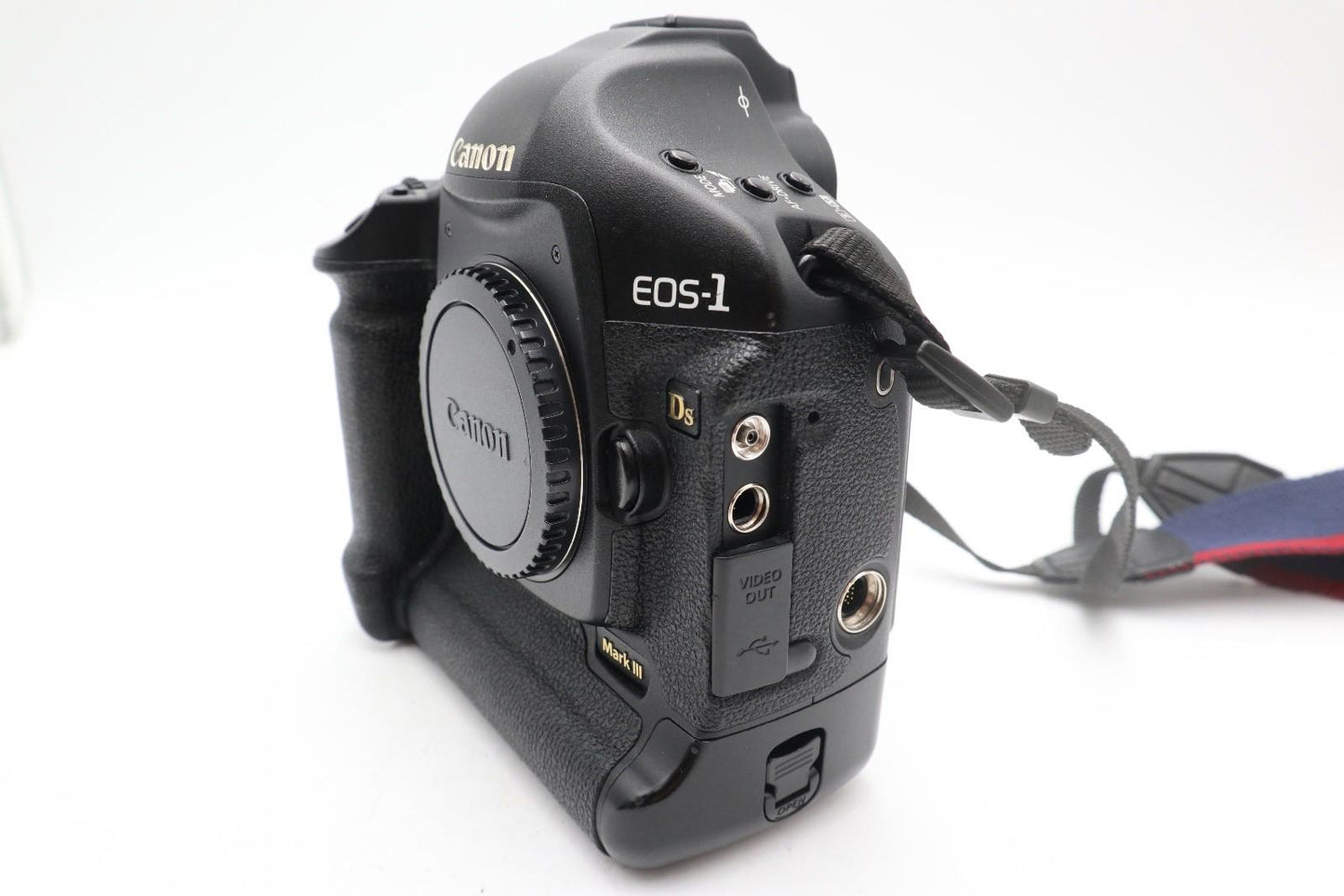 Canon 1Ds Mark III DSLR Camera 21.1MP Body Only, Shutter Count 9243, Good Cond.