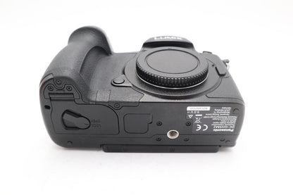 Panasonic GH5 II Mirrorless Camera 20.3MP Body Only,Shutter Count 87 REFURBISHED