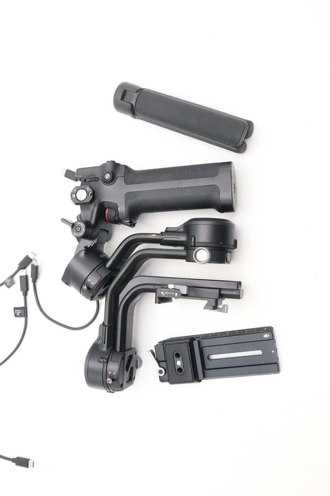 DJI RSC 2, 3-Axis Gimbal Stabilizer for DSLR camera, Foldable Design, up to 3kg