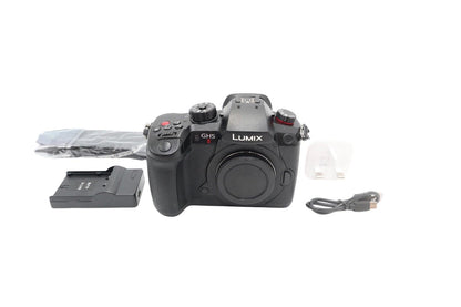 Panasonic GH5 II Mirrorless Camera 20.3MP Body Only,Shutter Count 87 REFURBISHED