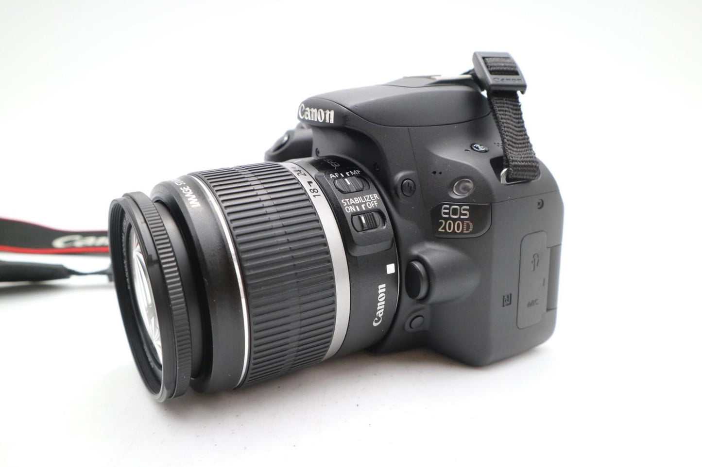 Canon 200D Camera DSLR 24.2MP Kit with 18-55mm Shutter Count 9374 G. REFURBISHED