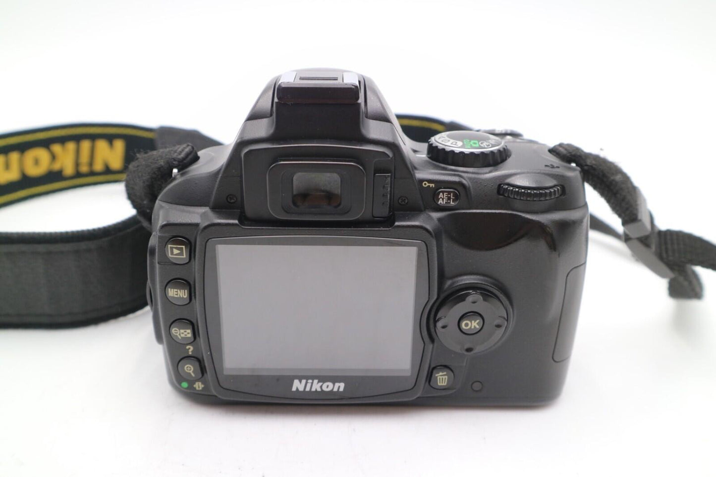 Nikon D40 Camera 6.1MP DSLR with 18-55mm, Shutter Count 14966, Good Condition