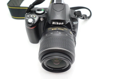 Nikon D40 Camera 6.1MP DSLR with 18-55mm, Shutter Count 2220, Good Condition