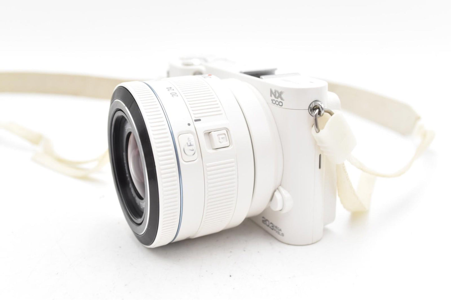 Samsung NX1000 Mirrorless Camera 20.3 MP with 20-50mm Lens, Good Condition