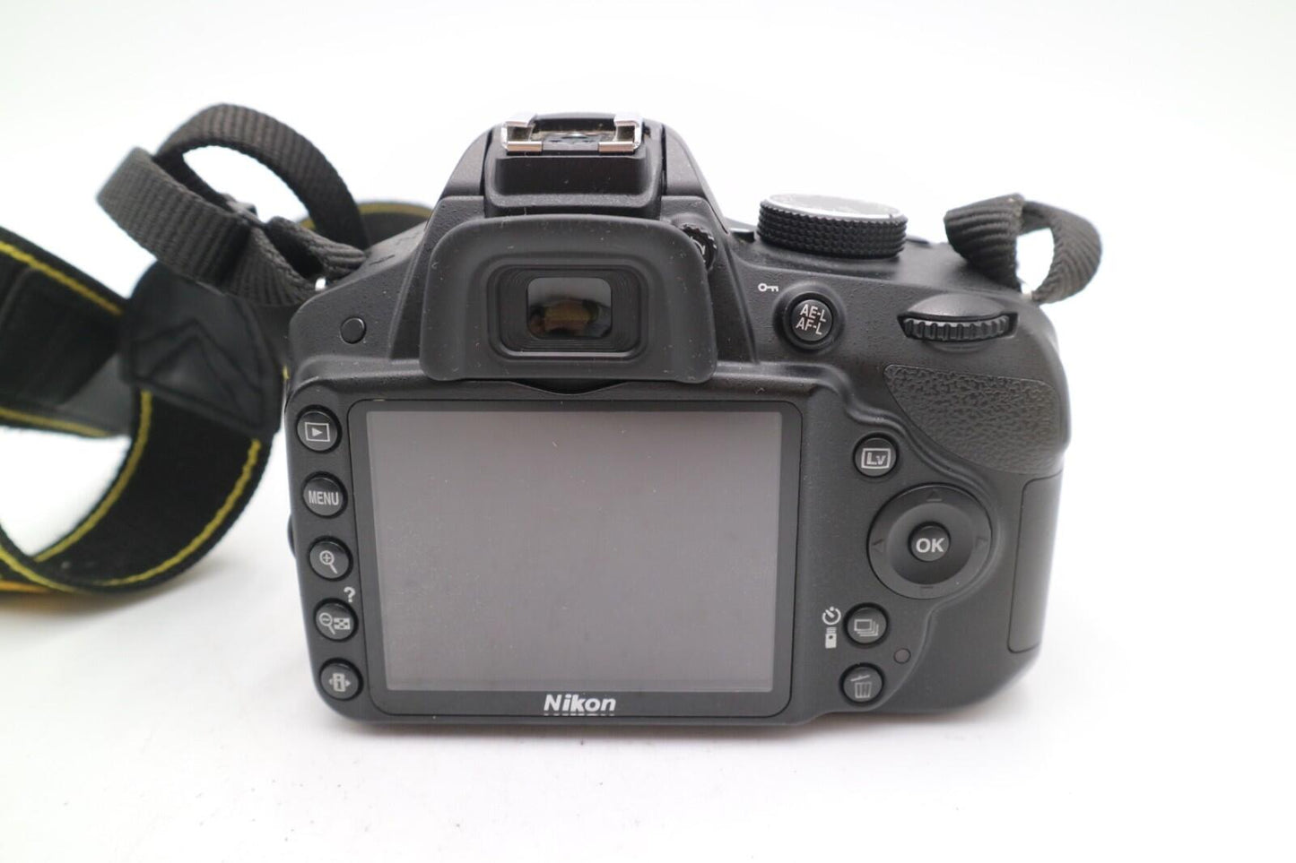 Nikon D3200 DSLR Camera 24.2MP with 18-55mm, Shutter Count 15122, Good Condition