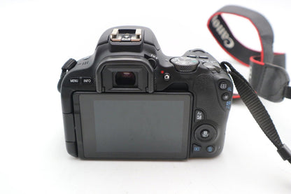 Canon 200D Camera DSLR 24.2MP Kit with 18-55mm Shutter Count 656 VG. REFURBISHED