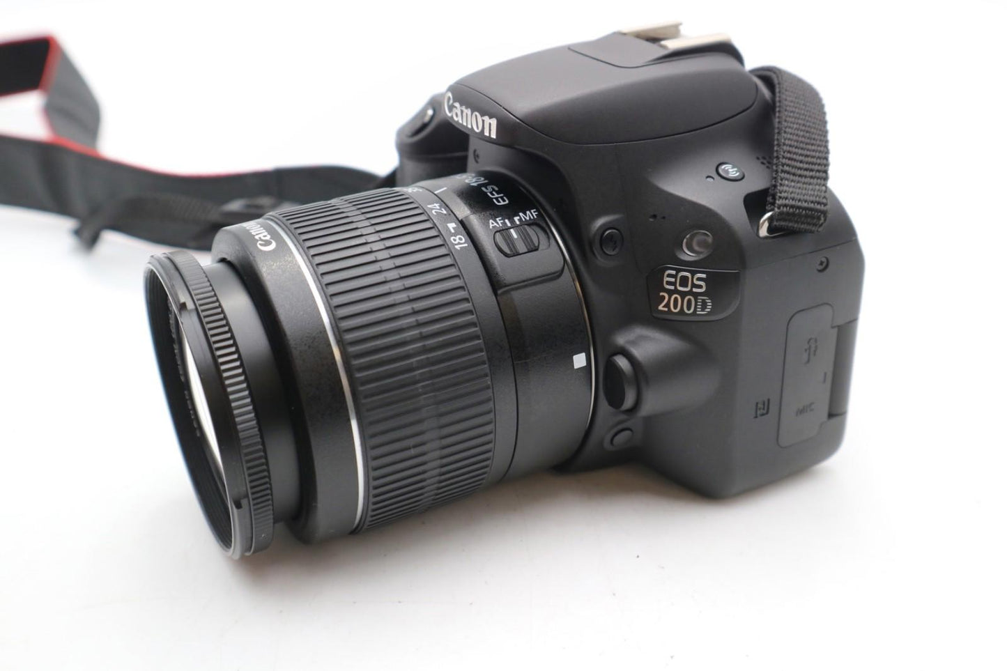 Canon 200D Camera DSLR 24.2MP Kit with 18-55mm Shutter Count 656 VG. REFURBISHED