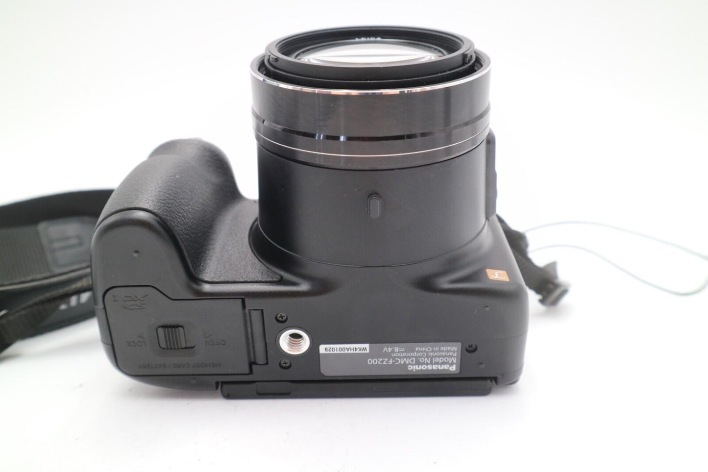 Panasonic LUMIX DMC-FZ200 Camera 12.1 MP, 24x Zoom, Good Condition