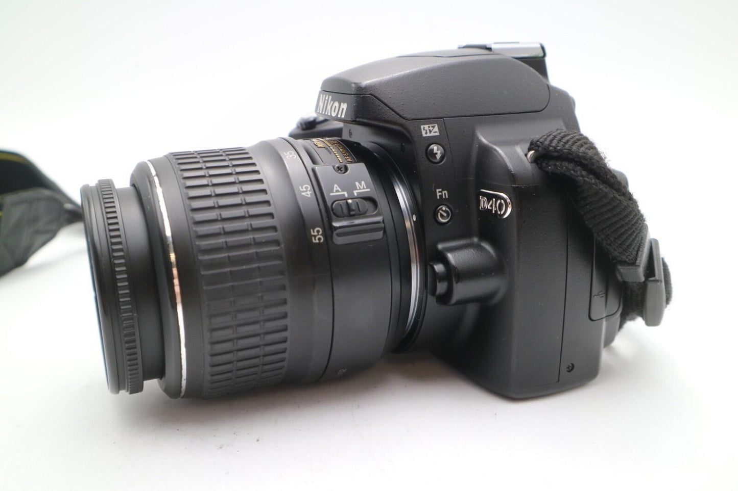 Nikon D40 Camera 6.1MP DSLR with 18-55mm, Shutter Count 14966, Good Condition
