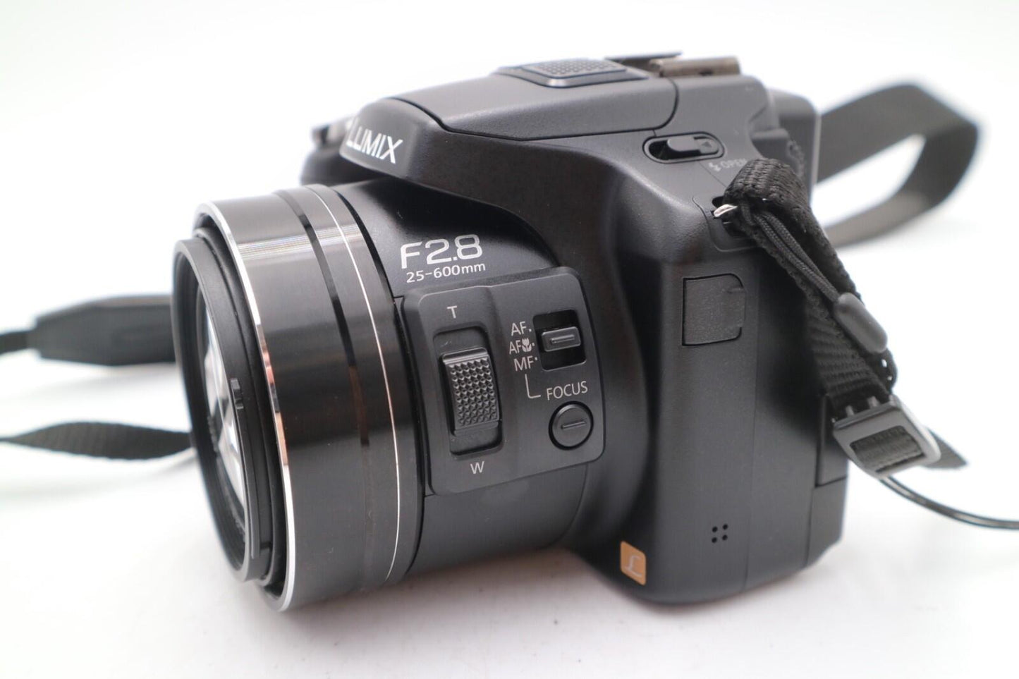 Panasonic LUMIX DMC-FZ200 Camera 12.1 MP, 24x Zoom, Good Condition