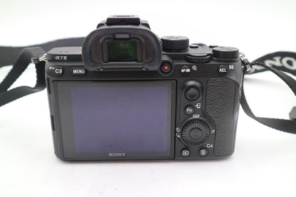 Sony Alpha A7 Mark III Mirrorless Camera 24.2MP with 28-70mm Shutter Count 688