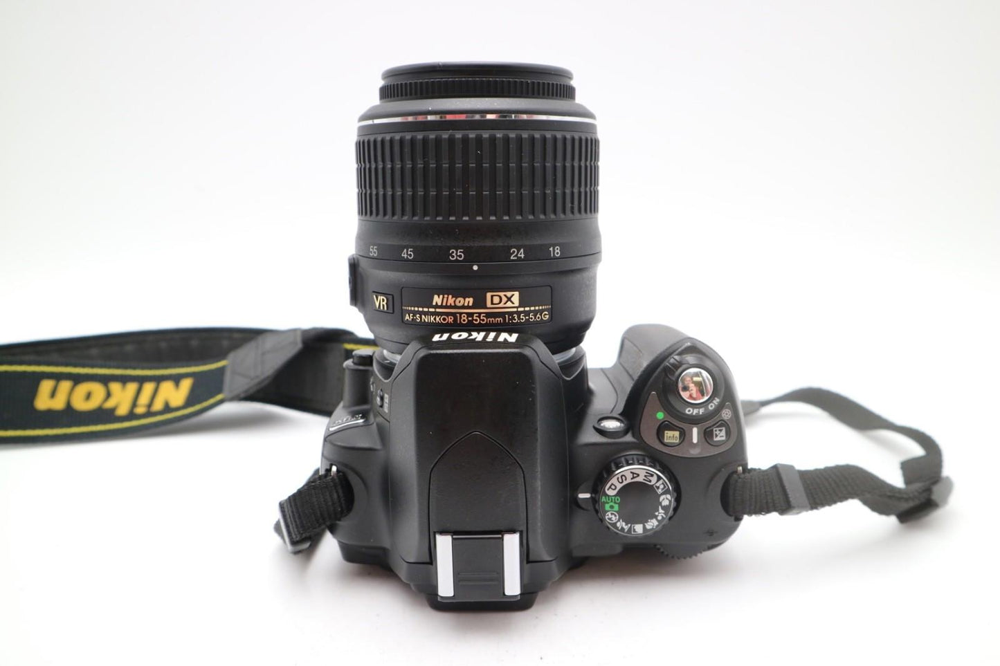 Nikon D40 Camera 6.1MP DSLR with 18-55mm, Shutter Count 2220, Good Condition