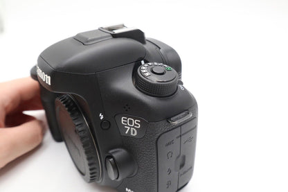 Canon EOS 7D Mark II DSLR Camera 20.2MP Body Only Shutter Count 12%, REFURBISHED