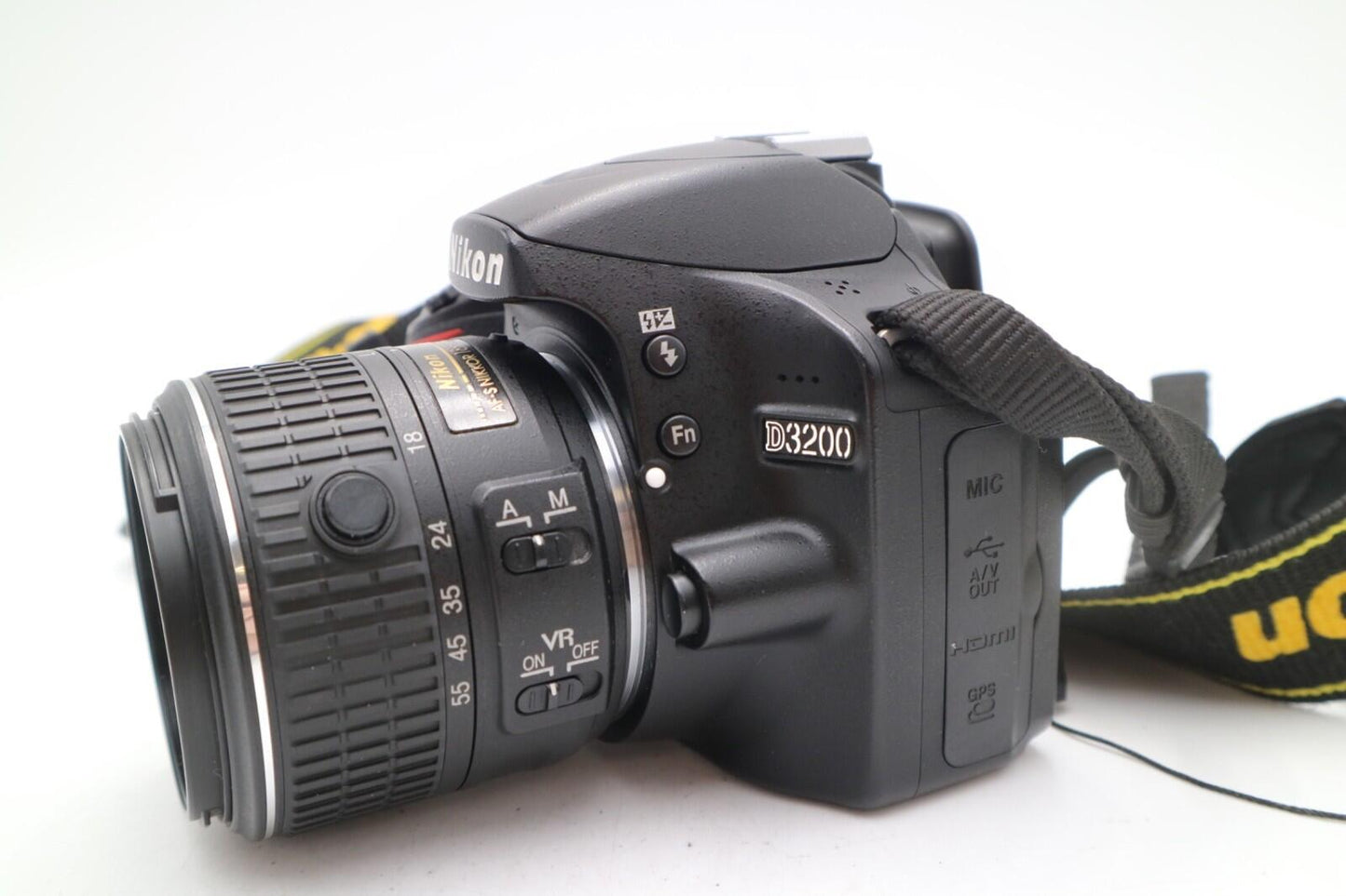 Nikon D3200 DSLR Camera 24.2MP with 18-55mm, Shutter Count 5042, Good Condition