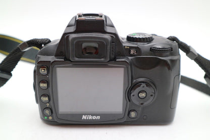 Nikon D40 Camera 6.1MP DSLR with 18-55mm, Shutter Count 20932, Good Condition