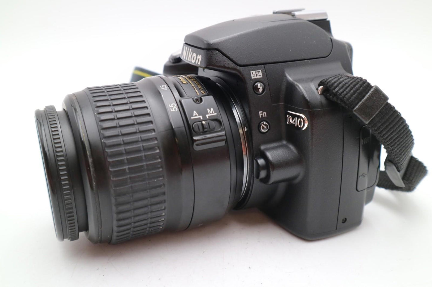 Nikon D40 Camera 6.1MP DSLR with 18-55mm, Shutter Count 20932, Good Condition