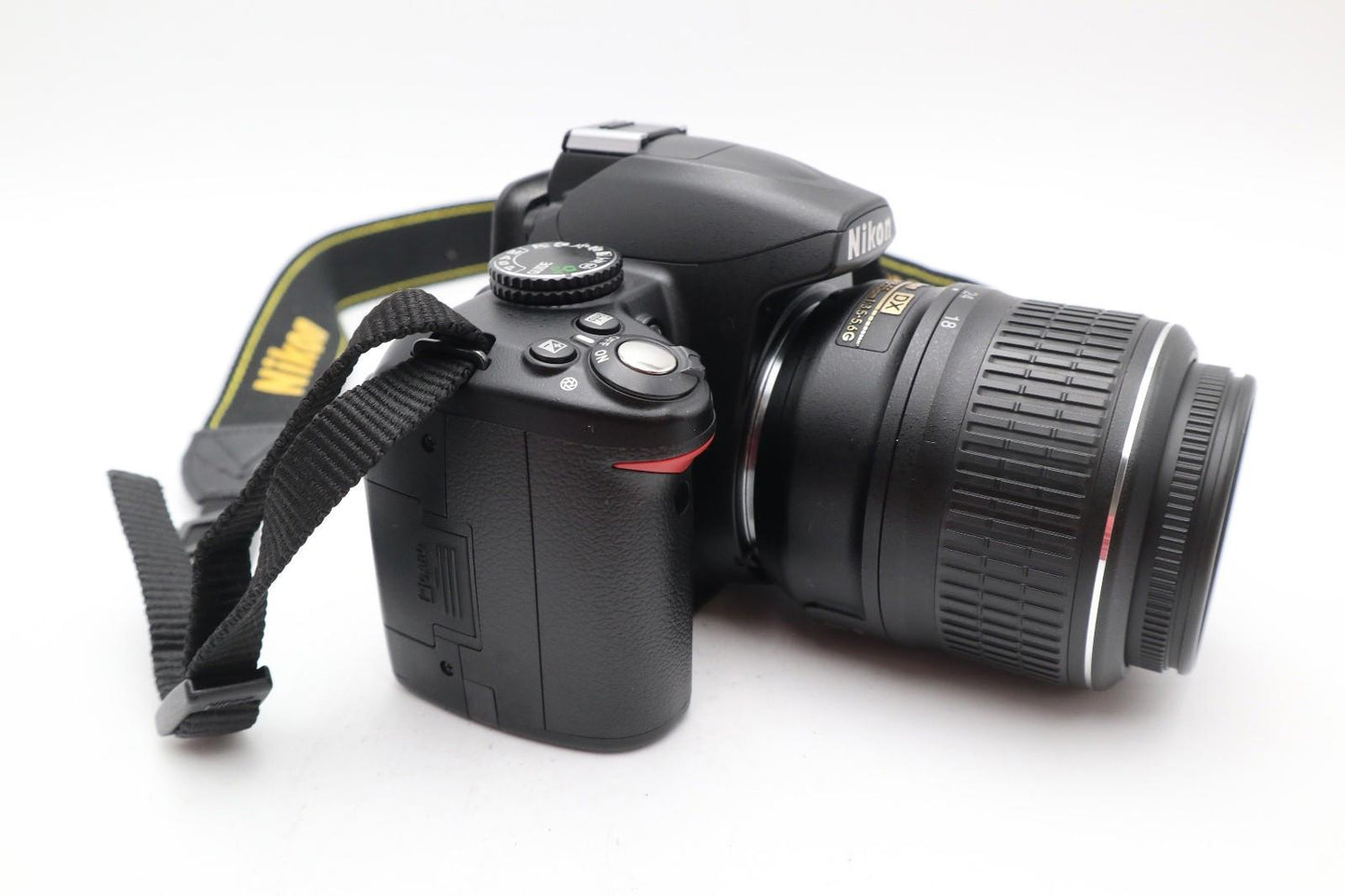 Nikon D3000 DSLR Camera 10.2MP with 18-55mm, Shutter Count 11692, Good Condition