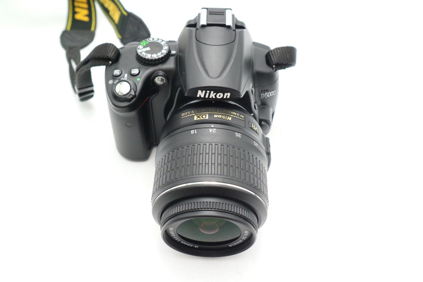 Nikon D5000 DSLR Camera 12.3MP Kit with 18-55mm Shutter Count 3449, Good Cond.