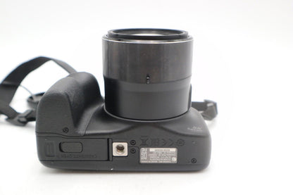 Canon SX540 HS Compact Camera 20.3MP, Wi-Fi, 50X Optical Zoom, V. Good Condition