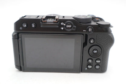 Nikon Z30 Mirrorless Camera 20.9MP with 16-50mm NIKKOR Z DX Shutter Count 212