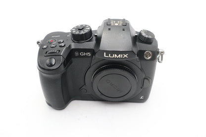 Panasonic DMC-GH5 Mirrorless Camera 20MP Body Only, Shutter 5589, Good Condition