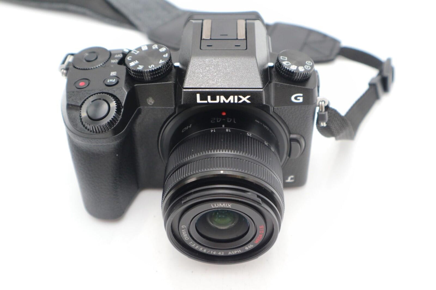 Panasonic G7 Mirrorless Camera 16MP with 14-42mm, Shutter Count 3370 REFURBISHED