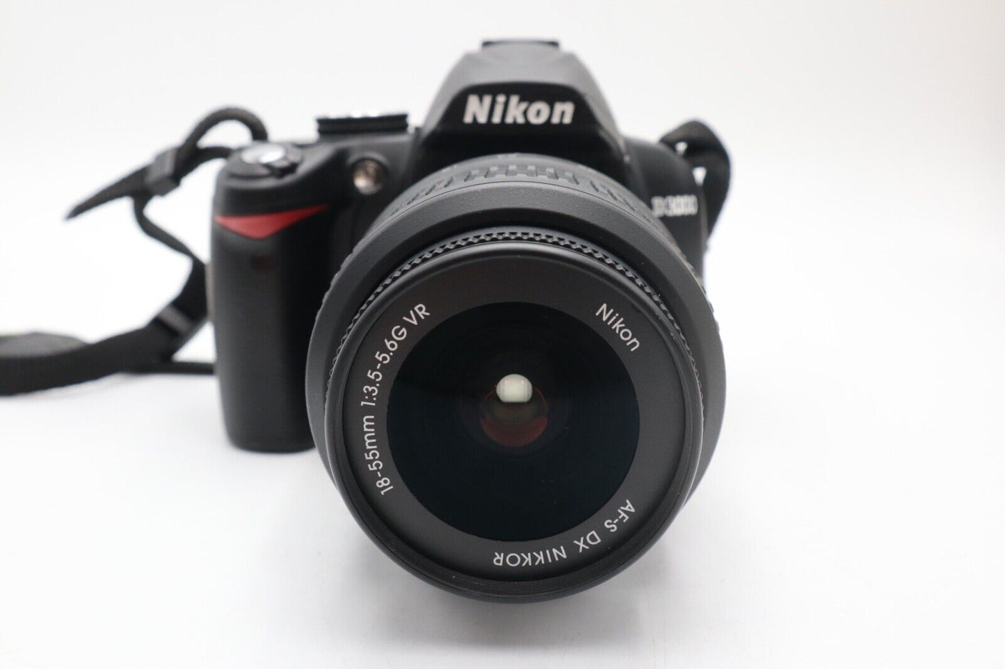 Nikon D3000 DSLR Camera 10.2MP with 18-55mm, Shutter Count 136, Very Good Cond.