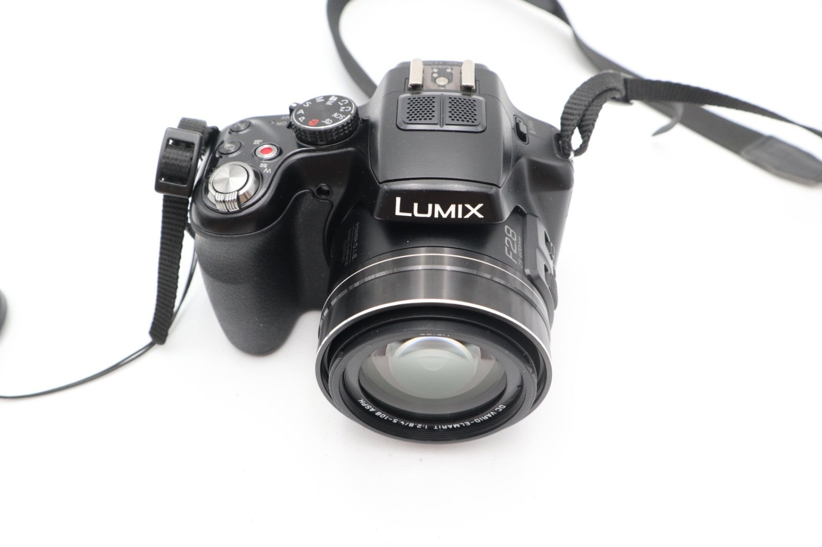 Panasonic LUMIX DMC-FZ200 Camera 12.1 MP, 24x Zoom, Good Condition