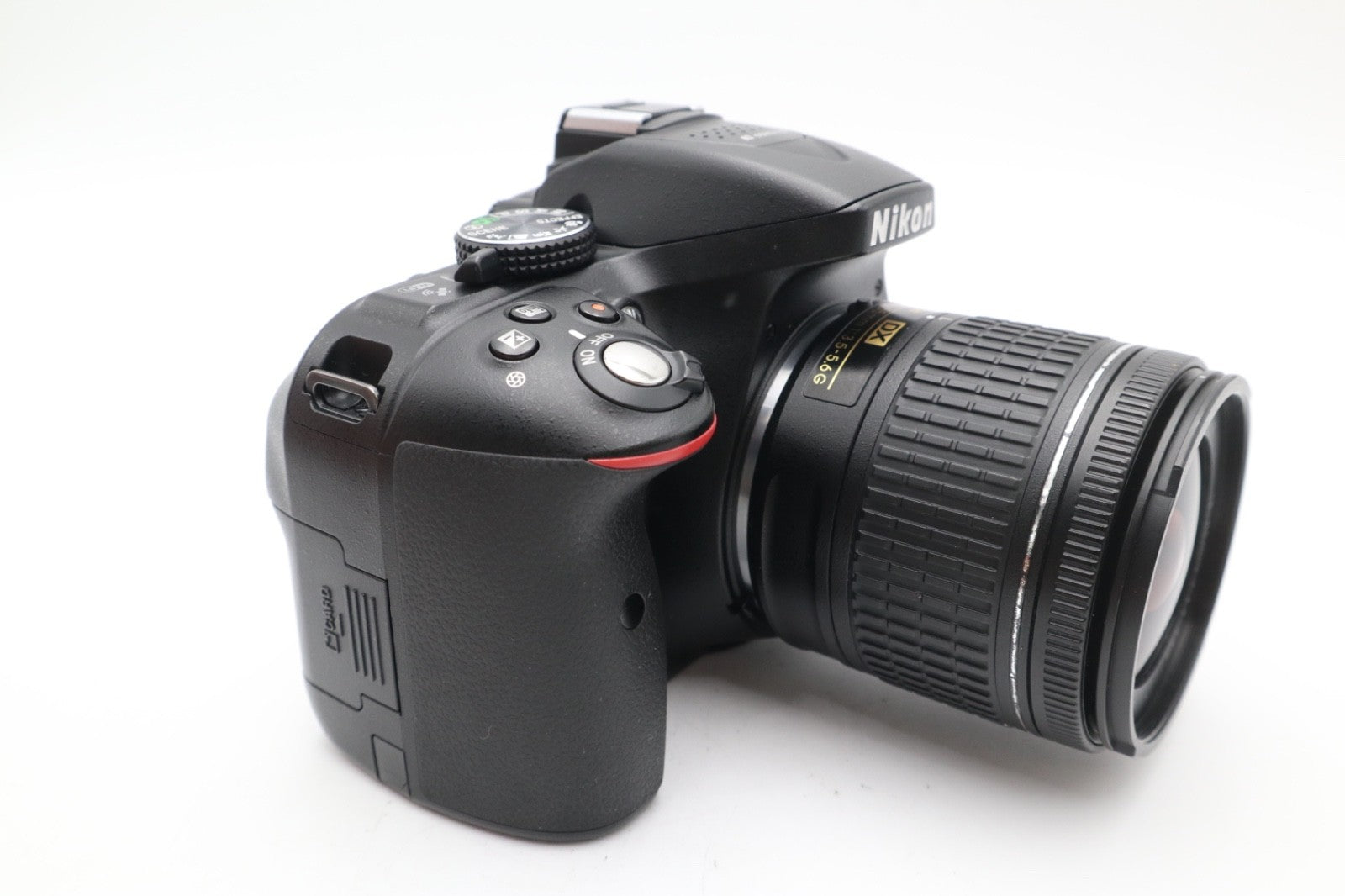 Nikon D5300 24.2MP Camera DSLR with 18-55mm, Shutter Count 3876, Very Good Cond.