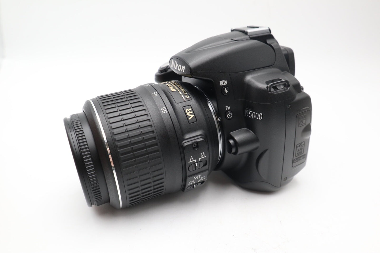 Nikon D5000 DSLR Camera 12.3MP with 18-55mm, Shutter Count 3369, Very Good Cond.