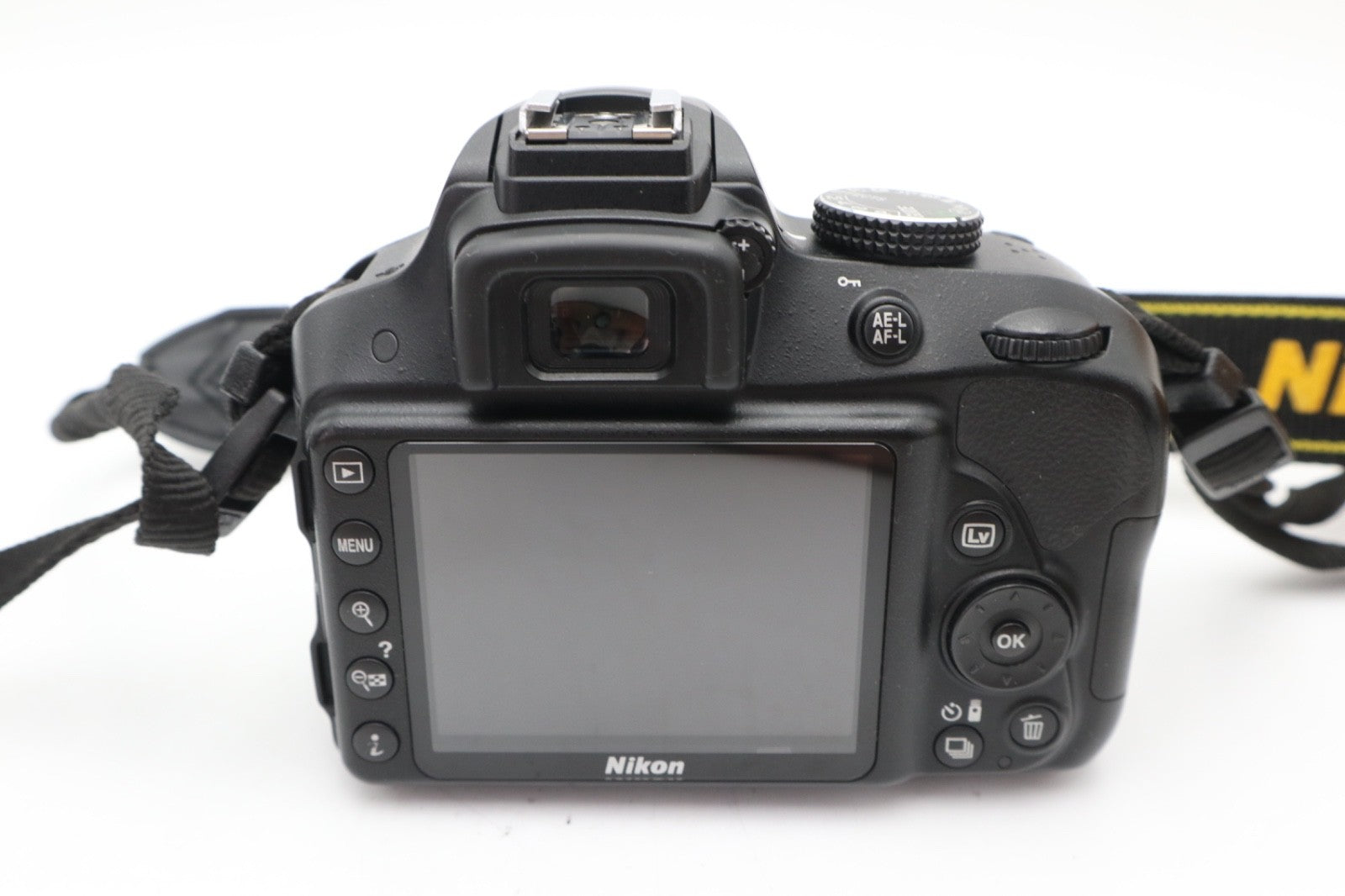 Nikon D3300 DSLR Camera 24.2MP with 18-55mm, Shutter Count 7602, Very Good Cond