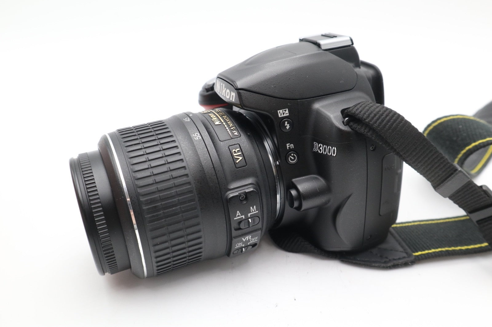 Nikon D3000 DSLR Camera 10.2MP with 18-55mm, Shutter Count 6194, Very Good Cond