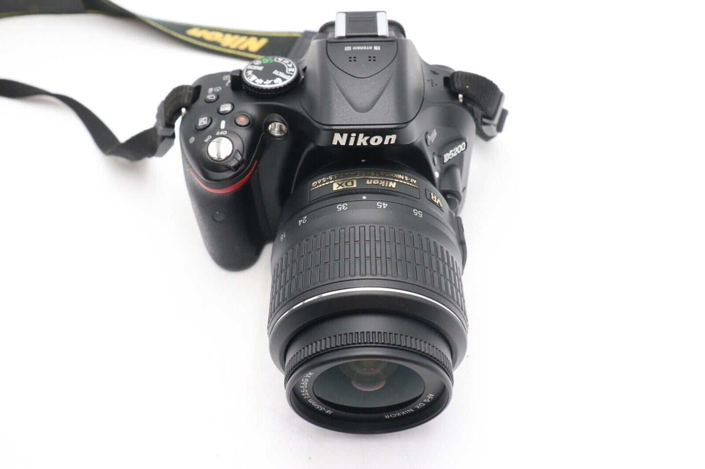 Nikon D5200 DSLR Camera 24.1MP with 18-55mm, Shutter Count 7548, Very Good Cond.