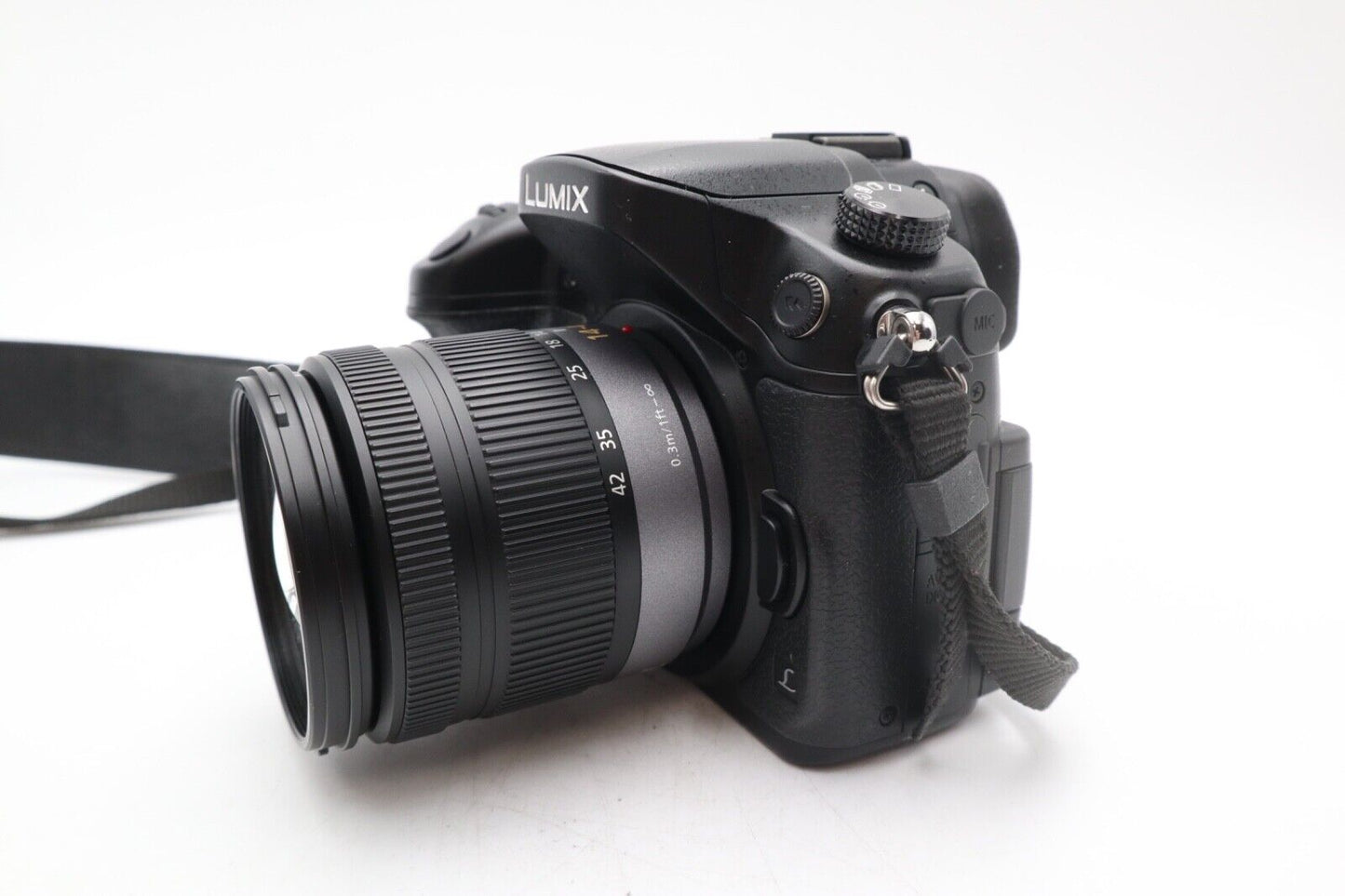 Panasonic DMC-GH4 Mirrorless Camera 16MP 4K with 14-42mm, Shutter Count 188