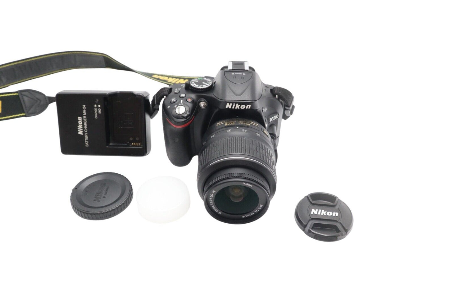 Nikon D5200 DSLR Camera 24.1MP with 18-55mm, Shutter Count 7548, Very Good Cond.