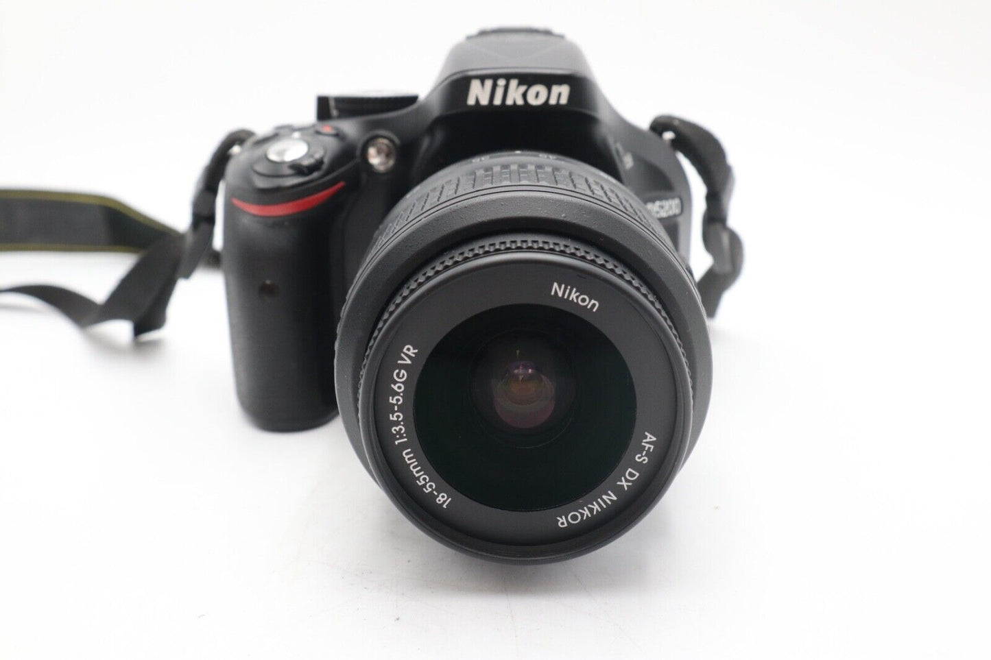 Nikon D5200 DSLR Camera 24.1MP with 18-55mm, Shutter Count 7548, Very Good Cond.