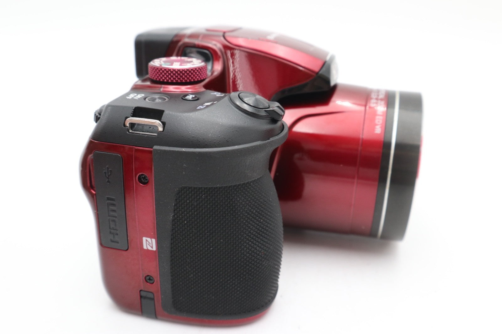 Nikon B700 Bridge Camera 20.3MP, 60x Optical Zoom, 4K , Wi-Fi, Good Condition