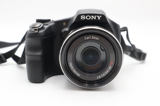 Sony Cyber-Shot DSC-HX200V Camera 18.2MP, Digital Bridge, 30x Zoom, Good Cond.