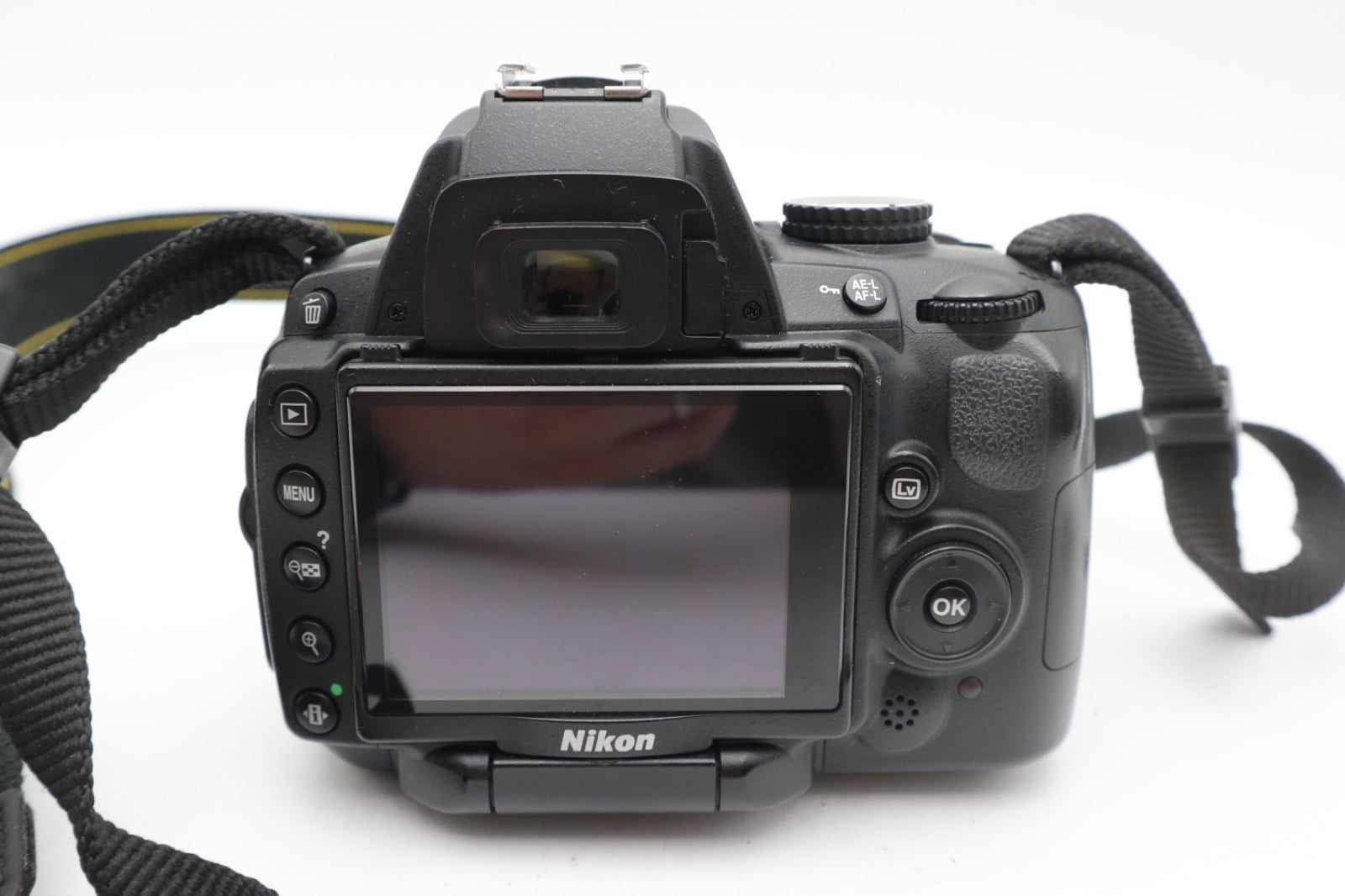 Nikon D5000 DSLR Camera 12.3MP with 18-55mm, Shutter Count 17846, Good Condition