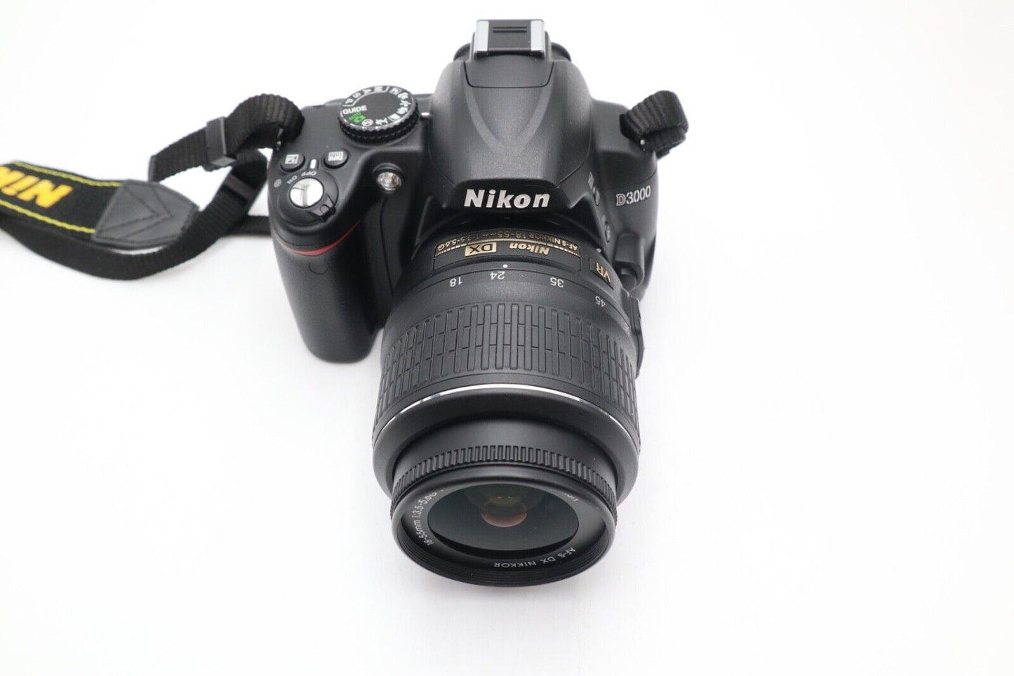 Nikon D3000 DSLR Camera 10.2MP with 18-55mm, Shutter Count 136, Very Good Cond.