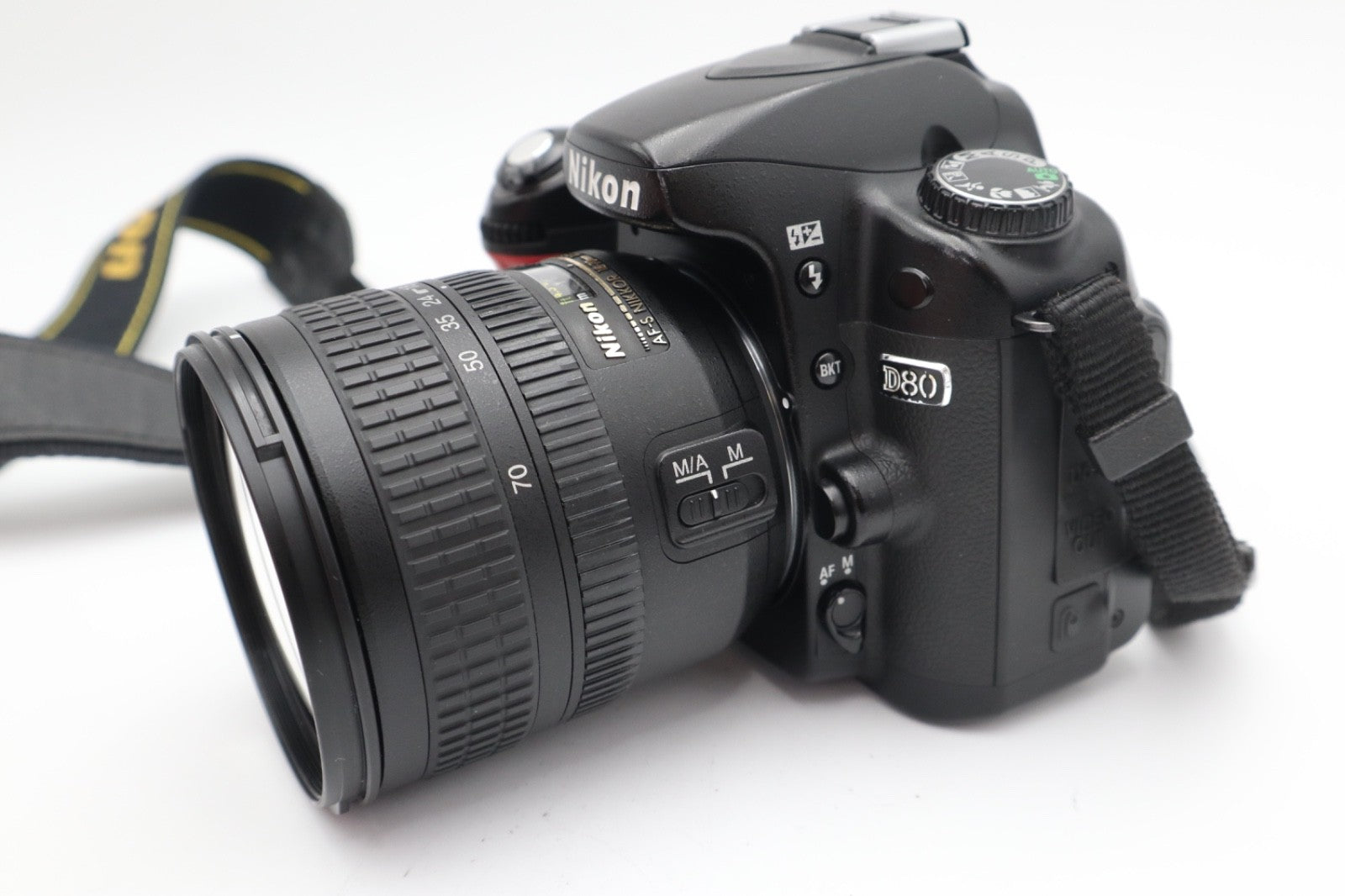 Nikon D80 DSLR Camera 10.2MP with Nikon 18-70mm F3.5-4.5 Lens, Good Condition