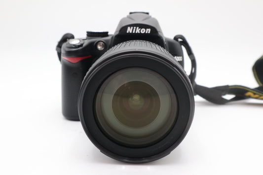 Nikon D5000 DSLR Camera 12.3MP with 18-105mm All-Around Lens, Shutter Count 1338