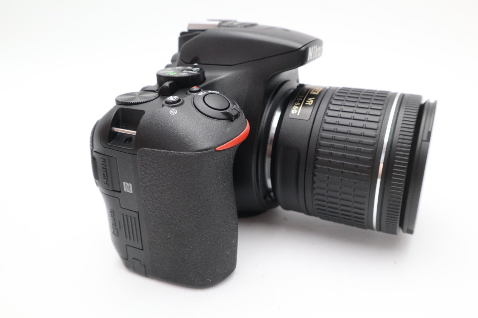 Nikon D5600 24MP Camera DSLR with 18-55mm, Shutter Count 5324, Very Good Cond.