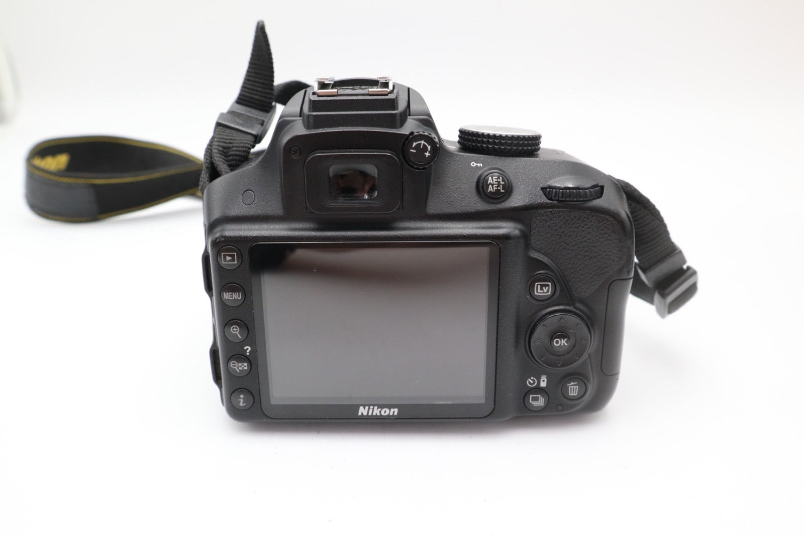 Nikon D3300 DSLR Camera 24.2MP with 18-55mm, Shutter Count 19441, Good Condition