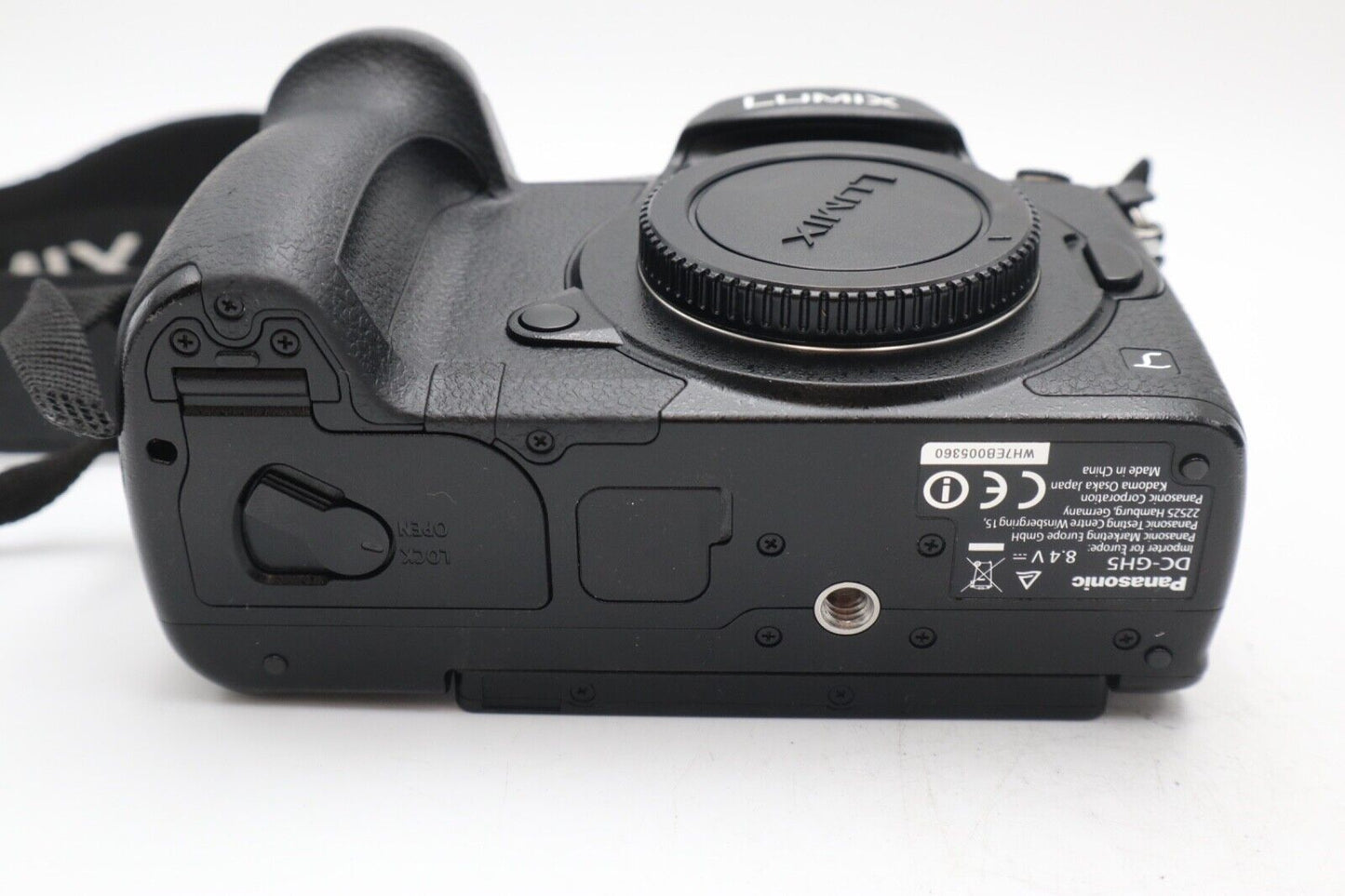 Panasonic DMC-GH5 Mirrorless Camera 20MP Body Only, 4K Video, Shutter Count 2046