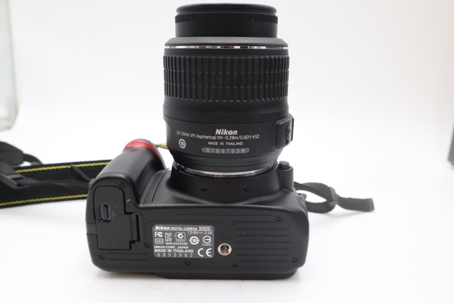 Nikon D3000 DSLR Camera 10.2MP with 18-55mm, Shutter Count 136, Very Good Cond.