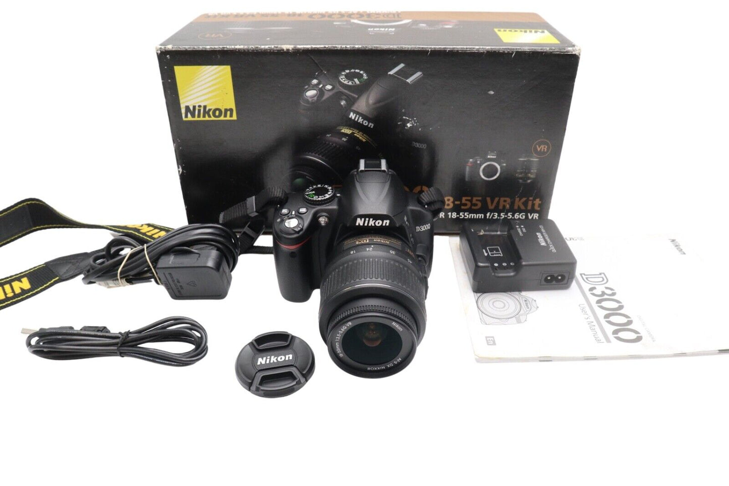 Nikon D3000 DSLR Camera 10.2MP with 18-55mm, Shutter Count 136, Very Good Cond.
