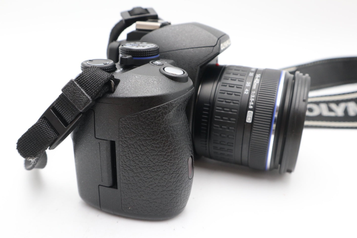 Olympus E-520 DSLR Camera 10.0MP with 14-42mm and 40-150mm Lenses, Good Cond.