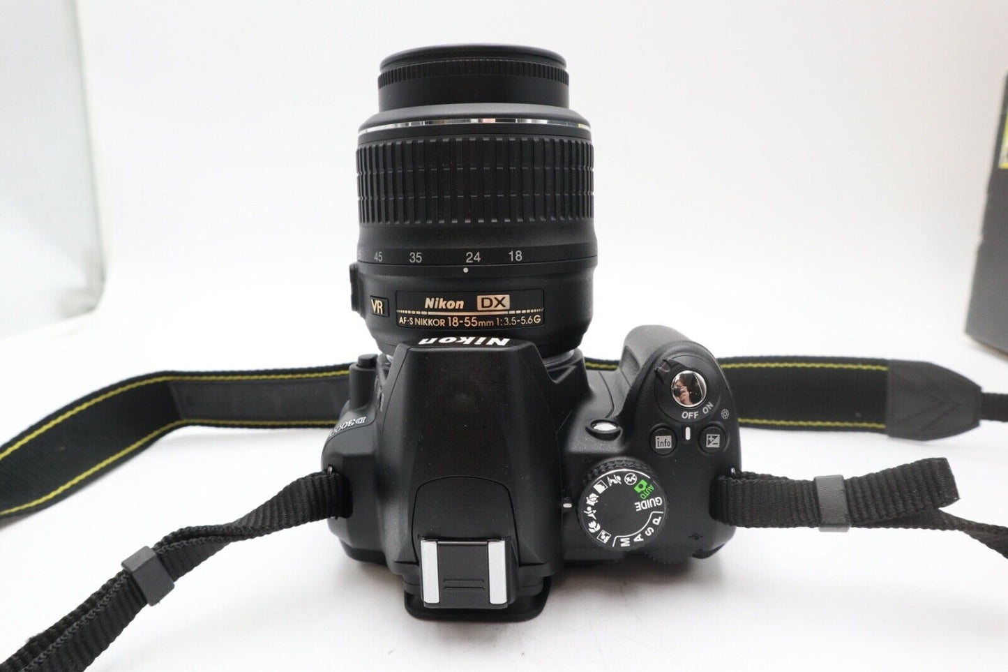 Nikon D3000 DSLR Camera 10.2MP with 18-55mm, Shutter Count 136, Very Good Cond.