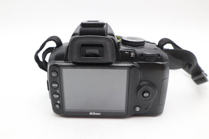 Nikon D3000 DSLR Camera 10.2MP with 18-55mm, Shutter Count 11692, Good Condition